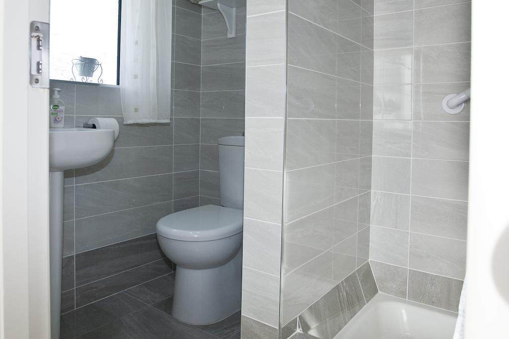 גלנטיס Avalon House B&B חדר תמונה