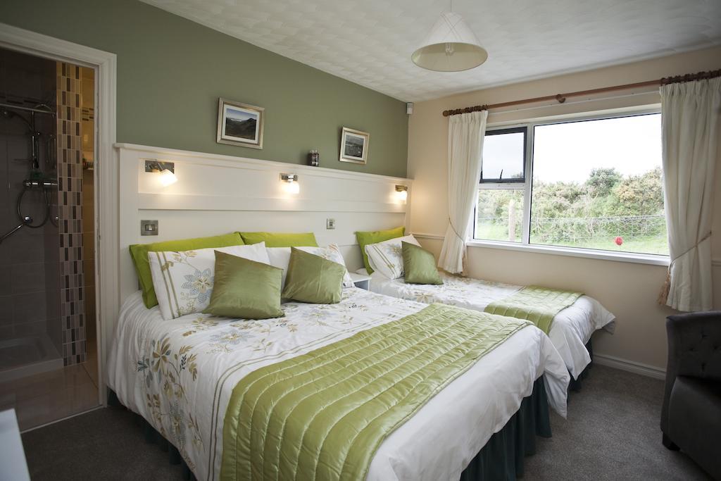 גלנטיס Avalon House B&B חדר תמונה